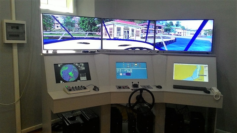 полномасштабный интегрированный мостик судна с пятиканальной системой визуализации на ЖК панелях